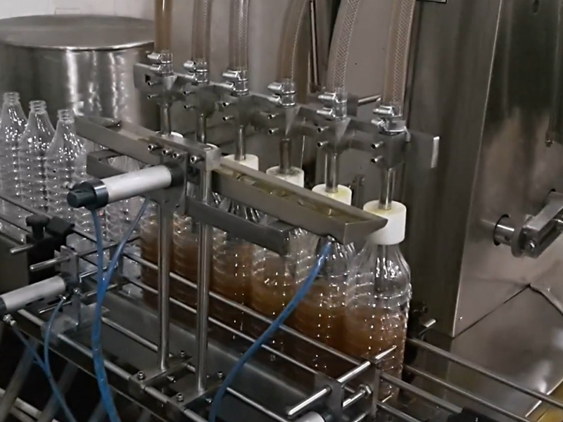Automatic filling production line improves the production efficiency of enterprises with intelligent equipment